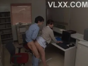 JapBliss 4K - 来自日本的后妈在她的阴部得到了精液!