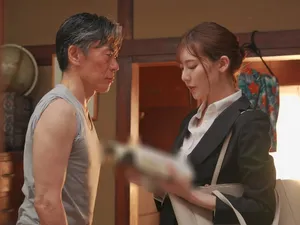 Chuyện tình, cái lồn của con đĩ đầy nước, tiếng rên rỉ thực sự khiến bạn lên đỉnh. Hãy thỏa mãn cô ấy ở trên, rồi tôi sẽ thỏa mãn ở dưới.