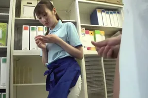 Khỏa thân bên lề đường vào lúc đêm muộn! 3p, ngậm sâu, liếm chân, rồng! Đúng là một con đĩ có trình độ!