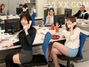 ba mẹ đi vắng, anh trai ở nhà gạ làm tình với cô em gái