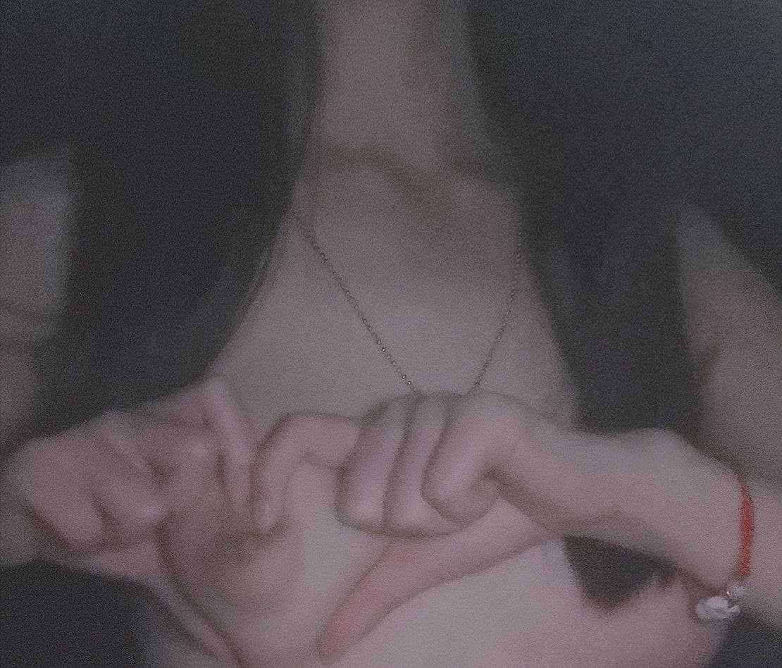 Thấy bồ của chị gái tương lai ngon trai, cô bạn gái giành luôn em người yêu chị