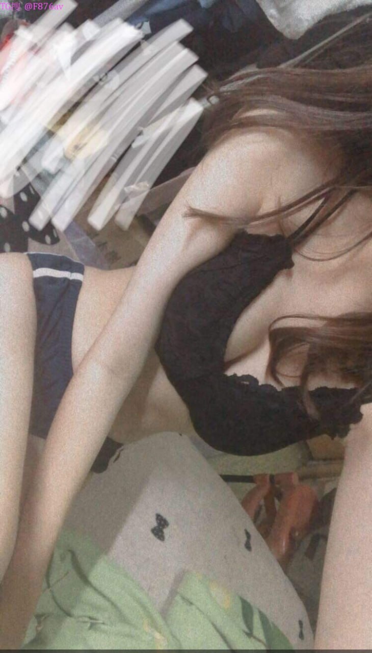 Bạn học cùng lớp to lớn thích thú với cảnh quan hệ tình dục trói buộc do anh trai cùng cha khác mẹ mang đến